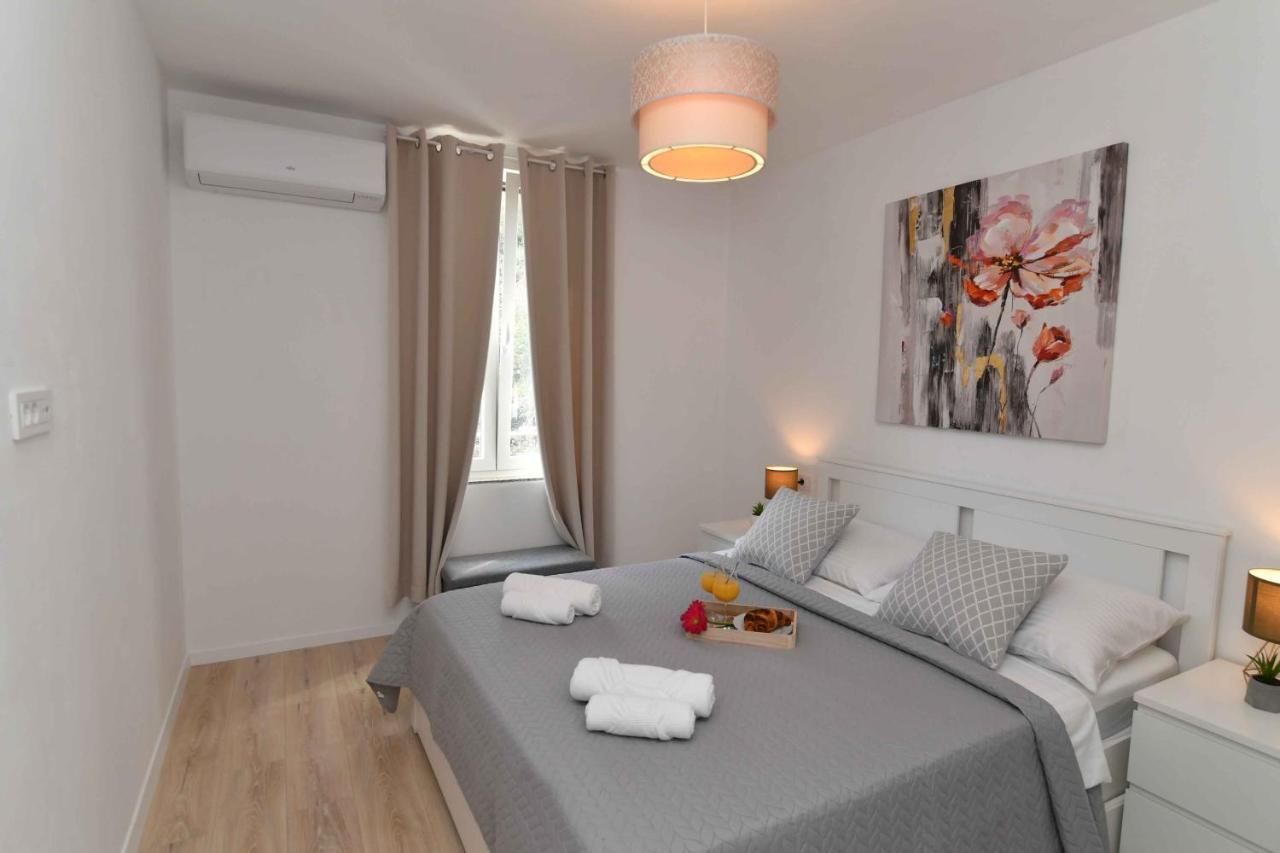 Apartman Leona Lovran Eksteriør bilde