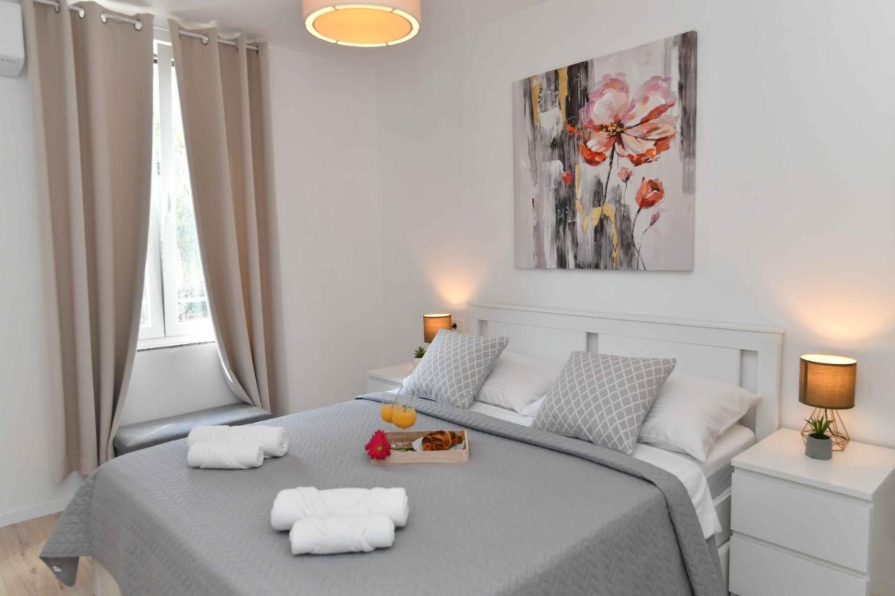 Apartman Leona Lovran Eksteriør bilde