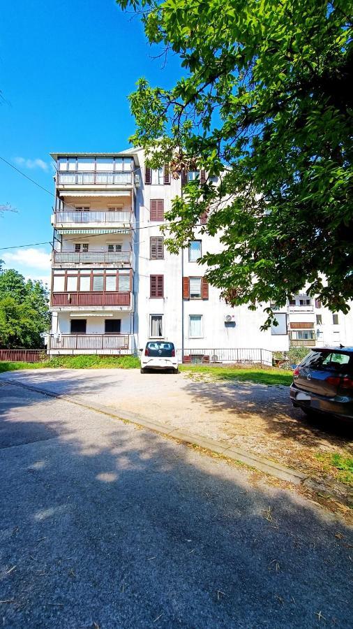 Apartman Leona Lovran Eksteriør bilde